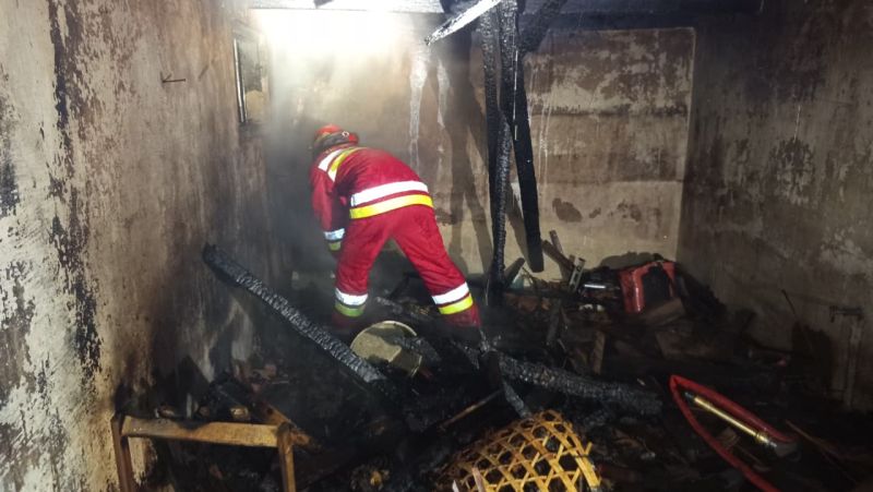 Damkar Temanggung Berhasil Kendalikan Kebakaran Dapur dan Kandang di Desa Bojonegoro, Kedu