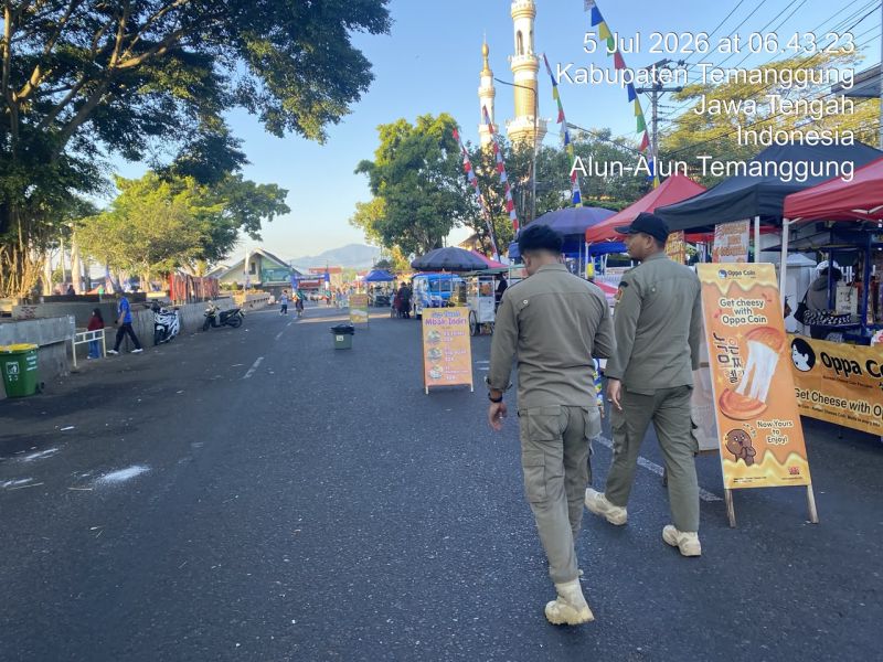 SATPOL PP DAN DAMKAR KABUPATEN TEMANGGUNG LAKSANAKAN PENGAMANAN CAR FREE DAY SERTA PENERTIBAN PEDAGANG KAKI LIMA DI KAWASAN ALUN-ALUN