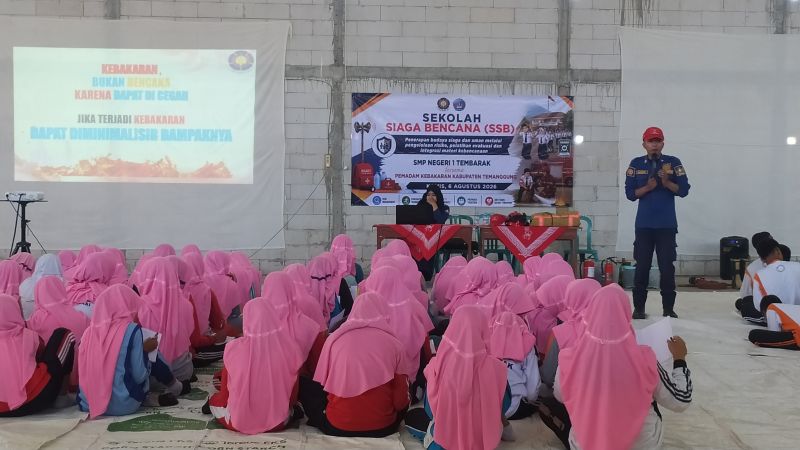 Damkar Temanggung Edukasi Siswa SMPN 1 Tembarak tentang Pencegahan Kebakaran dan Keselamatan